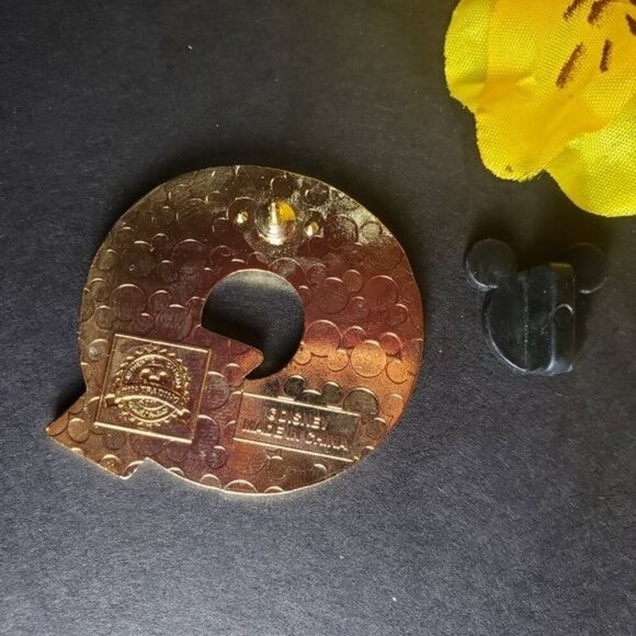 Disney Mickey Mouse Trading Pin Minnie Pluto Q Lapel Pin Badge Brooch Jewelry - Picture 5 of 5